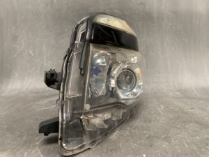 TOYOTA VOXY ZRR70 Genuine Headlight KOITO 28-224 Left Side x1