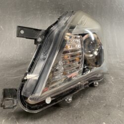 MITSUBISHI DELICA MB15 Genuine Headlight LE10G6223 Left Side x1