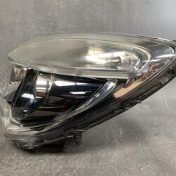 MITSUBISHI DELICA MB15 Genuine Headlight LE10G6223 Left Side x1