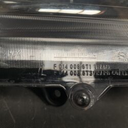 MITSUBISHI DELICA MB15 Genuine Headlight LE10G6223 Left Side x1