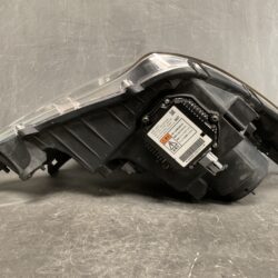 MITSUBISHI DELICA MB15 Genuine Headlight LE10G6223 Left Side x1