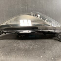 MITSUBISHI DELICA MB15 Genuine Headlight LE10G6223 Left Side x1
