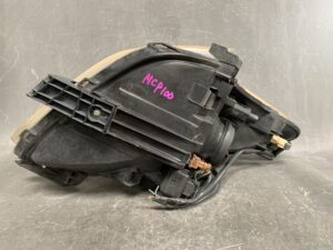 TOYOTA RACTIS SCP100 NCP100 NCP105 Genuine Headlight ICHIKOH 52-156 Left Side x1