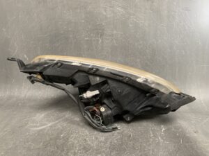 TOYOTA RACTIS SCP100 NCP100 NCP105 Genuine Headlight ICHIKOH 52-156 Left Side x1