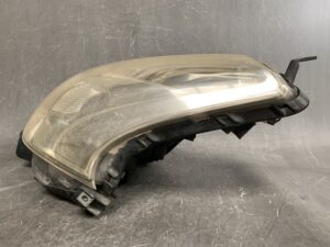 TOYOTA RACTIS SCP100 NCP100 NCP105 Genuine Headlight ICHIKOH 52-156 Left Side x1