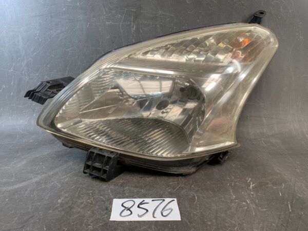 TOYOTA RACTIS SCP100 NCP100 NCP105 Headlight ICHIKOH 52-156 Left Side x1 » JDM-PARTS NZ