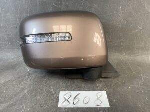 SUZUKI SOLIO MITSUBISHI DELICA D2 Door Mirror With Indicator 82K4 Right Side x1