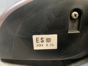 MITSUBISHI DELICA D2 MB15S Genuine Door Mirror With Indicator 82K4 Right Side x1