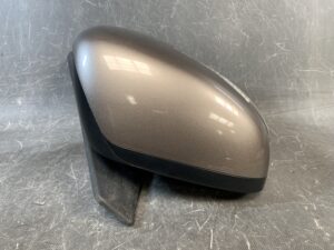 MITSUBISHI DELICA D2 MB15S Genuine Door Mirror With Indicator 82K4 Right Side x1