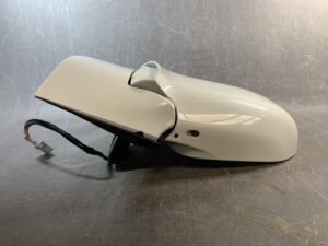 NISSAN ELGRAND E51 ME51 MNE51 NE51 Genuine Door Mirror B64 / Left Side x1
