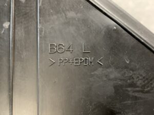 NISSAN ELGRAND E51 ME51 MNE51 NE51 Genuine Door Mirror B64 / Left Side x1