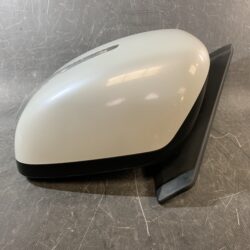 SUZUKI SOLIO BANDIT / MITSUBISHI DELICA D2 MB15S Genuine Door Mirror with Indicator 82k4 / Z7T Left Side x1