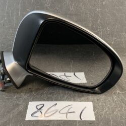 TOYOTA Avensis ZRT272W Genuine Door Mirror with Indicator SKH 7760 Right Side x1