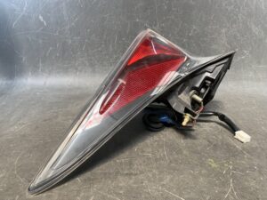 TOYOTA PRIUS ZVW50 Genuine Taillight ICHIKOH 47-87 47-77 Left Side x1