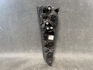 TOYOTA PRIUS ZVW50 Genuine Taillight ICHIKOH 47-78 Left Side x1