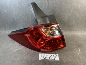 MAZDA PREMACY CW NISSAN LAFESTA Taillight STANLEY P9377 L Left Side x1