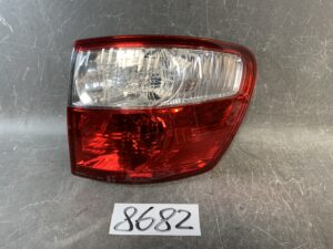 TOYOTA IPSUM ACM26 ACM21 Taillight KOITO 44-57 Right Side x1