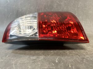 TOYOTA IPSUM ACM21 Genuine Taillight / KOITO 44-57 / Right Side x1