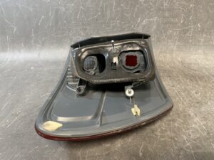 TOYOTA IPSUM ACM21 Genuine Taillight / KOITO 44-57 / Right Side x1