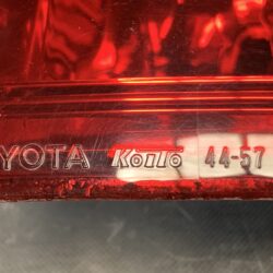 TOYOTA IPSUM ACM21 Genuine Taillight / KOITO 44-57 / Right Side x1