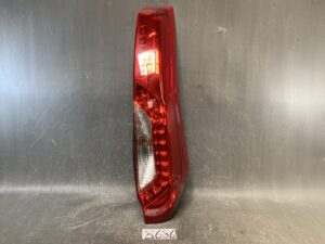 NISSAN XTRAIL X-TRAIL T31 Taillight KOITO 220-23308 Right Side x1