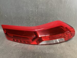 NISSAN X-TRAIL Genuine Taillight KOITO 220-23308 Right Side x1