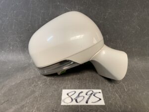 TOYOTA CROWN GRS202 Genuine Door Mirror with Indicator MITSUBA 30-342 / 567615 R Right Side x1