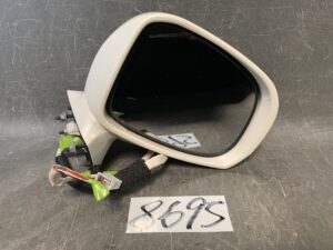 TOYOTA CROWN GRS202 Genuine Door Mirror with Indicator MITSUBA 30-342 / 567615 R Right Side x1