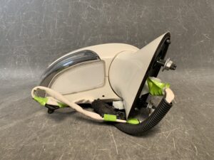 TOYOTA CROWN GRS202 Genuine Door Mirror with Indicator MITSUBA 30-342 / 567615 R Right Side x1