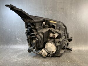 TOYOTA VOXY ZRR70 Genuine Headlight KOITO 28-203 Left Side x1