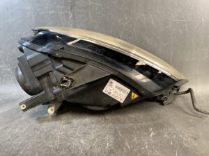 AUDI A3 8PCAX Genuine Headlight HELLA 8P0 941 003 Left Side x1