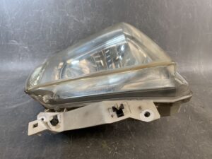 ISUZU COMO JVWE25 Genuine Headlight KOITO 100-24880 Left Side x1
