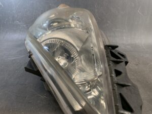 MAZDA PREMACY CREW Genuine Headlight STANLEY P4998L Left Side x1