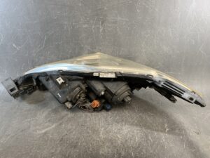 MAZDA PREMACY CREW Genuine Headlight STANLEY P4998R Right Side x1