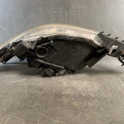 MAZDA PREMACY CREW Genuine Headlight STANLEY P4998R Right Side x1