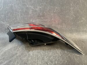 MAZDA ATENZA MAZDA6 GHEF# GH5# Genuine Taillight KOITO 220-41055 Left Side x1