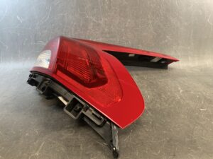 Volvo V40 40 Series Genuine Taillight 31395479 Right Side x1