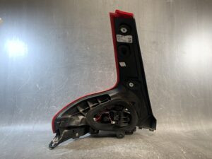 Volvo V40 40 Series Genuine Taillight 31395479 Right Side x1