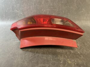 MAZDA VERISA DC5W Genuine Taillight STANLEY P4417 Right Side x1 (Cracked)