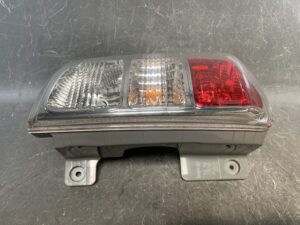 TOYOTA RUSH DAIHATSU BE-GO J200E J210E J210G J200G Genuine Taillight / KOITO 220-51987 / Left Side x1