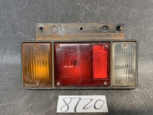 ISUZU ELF NJR85 TITAN ATLAS Genuine Taillight KOITO 220-21366 L Left Side x1