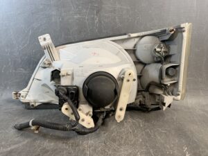 HINO DUTRO XZU308M Genuine Headlight KOITO 100-78451 Right Side x1