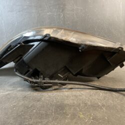 TOYOTA PRIUS ZVW30 Genuine Headlight KOITO 47-29 Right Side x1