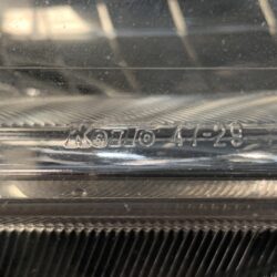 TOYOTA PRIUS ZVW30 Genuine Headlight KOITO 47-29 Right Side x1