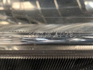 TOYOTA PRIUS ZVW30 Genuine Headlight KOITO 47-29 Right Side x1