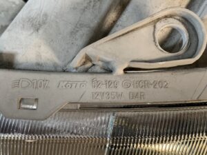 TOYOTA PORTE NNP11 Genuine Headlight KOITO 52-129 Left Side x1