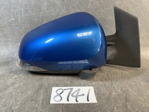TOYOTA Prius C AQUA NHP10 Genuine Door Mirror TR1001 027520 Right Side x1
