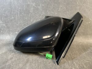 Volvo V40 40 Series Genuine Door Mirror with Indicator Left Side x1