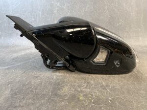 Volvo V40 40 Series Genuine Door Mirror with Indicator Left Side x1