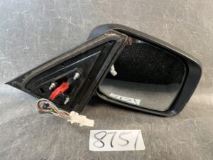 NISSAN SERENA C26 Genuine Door Mirror with Indicator and Camera 9774 Right Side x1